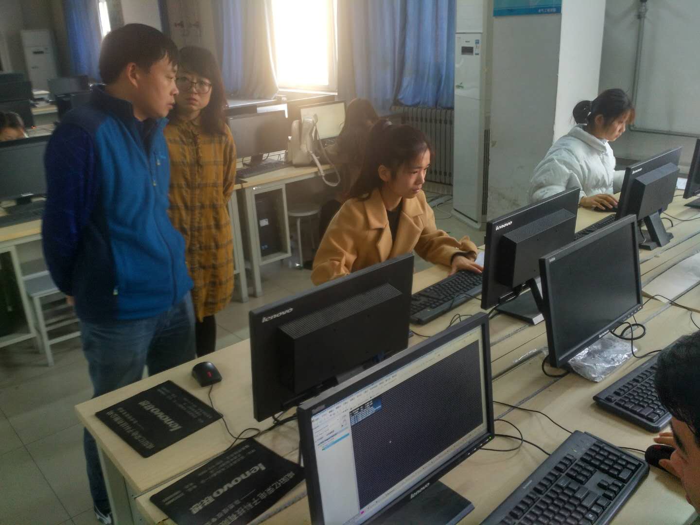 夏东盛院长亲临比赛现场